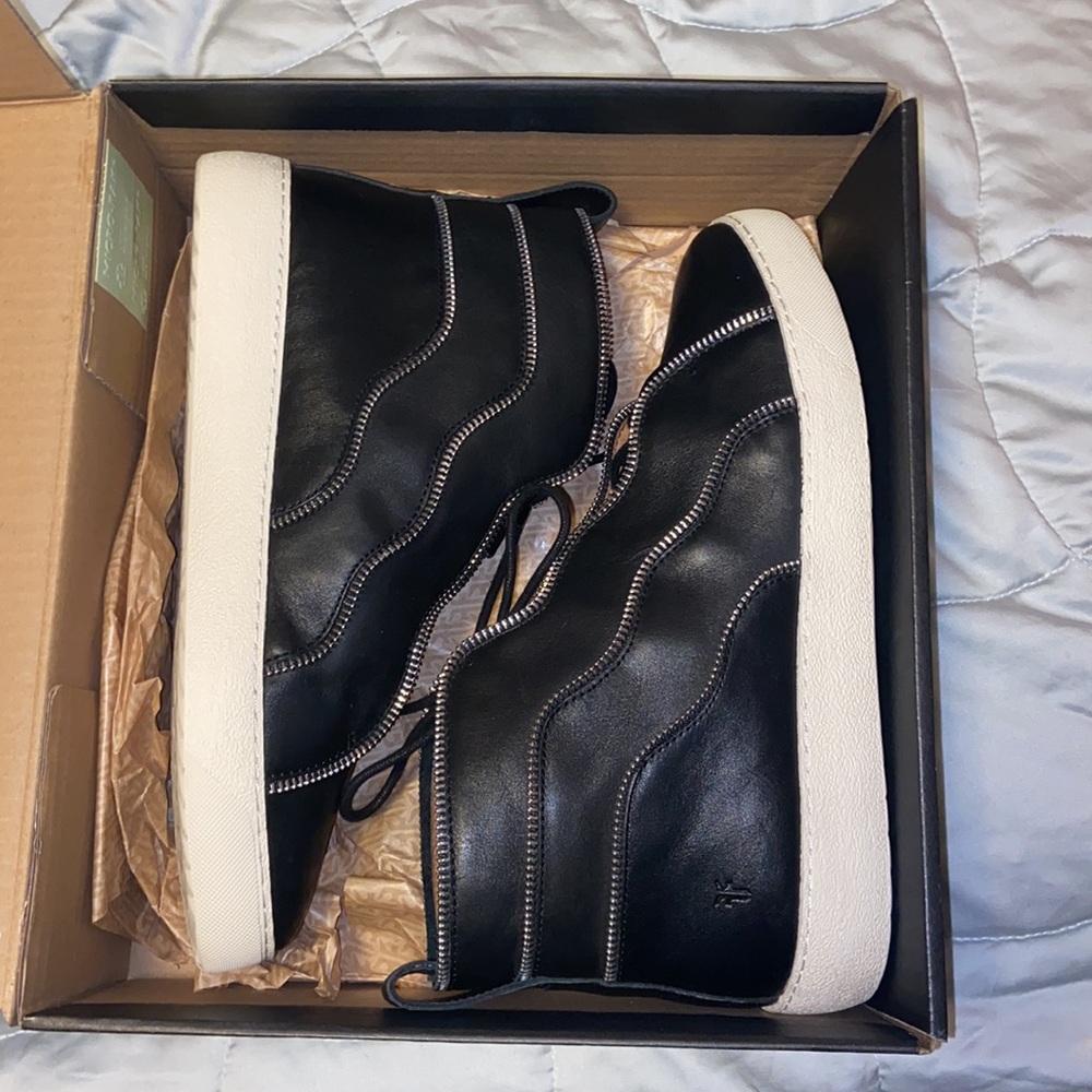 🎈SALE🎈Women Western Zip FRYE Sneakers🎈 - Picture 5 of 11